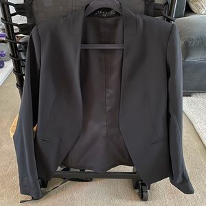 Excellent condition Theory blazer.